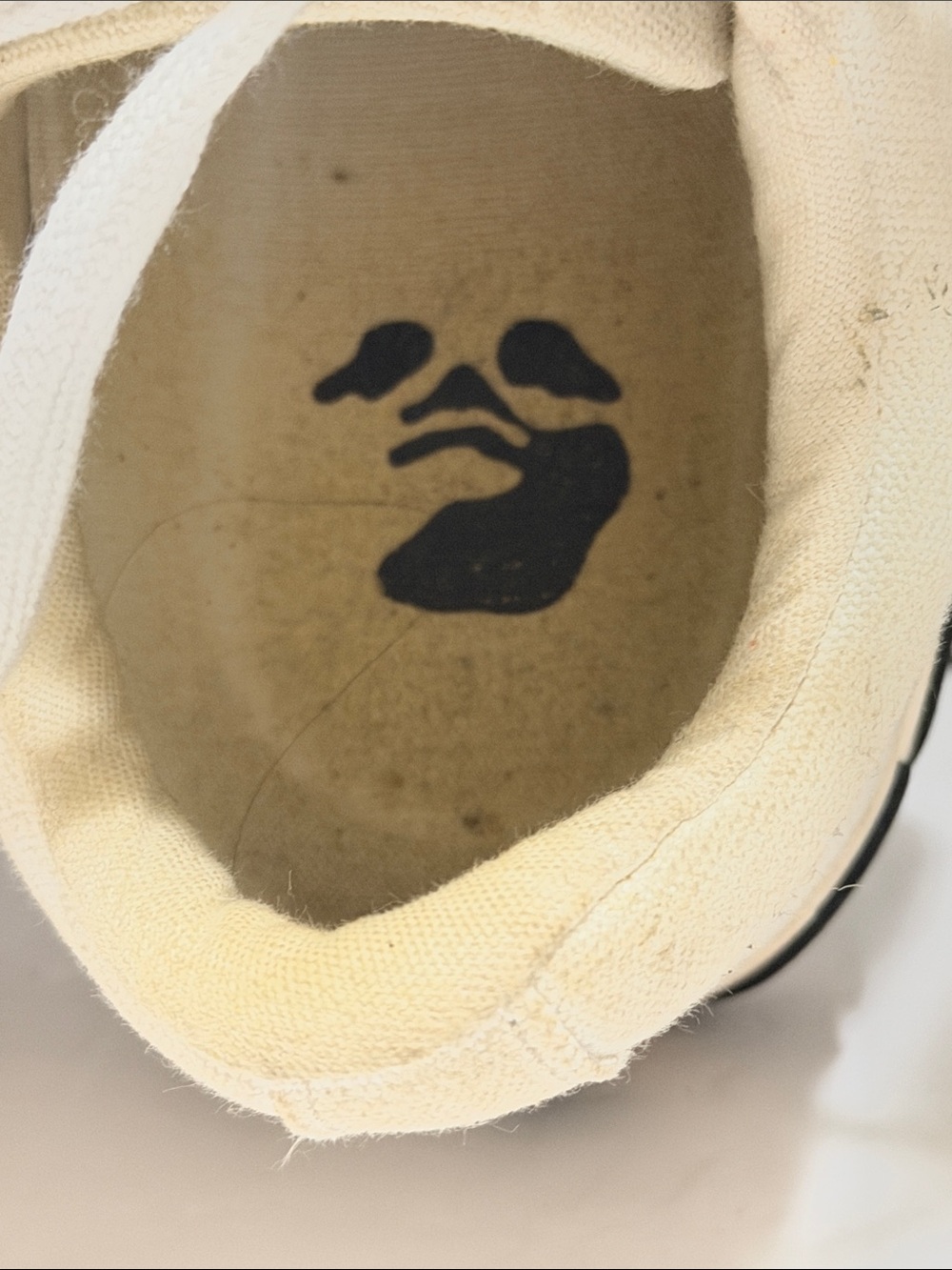 Off white canvas sneakers Size 50/US 9 (Need TLC) - Picture 10 of 17